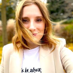 Meet your Posher, Elise